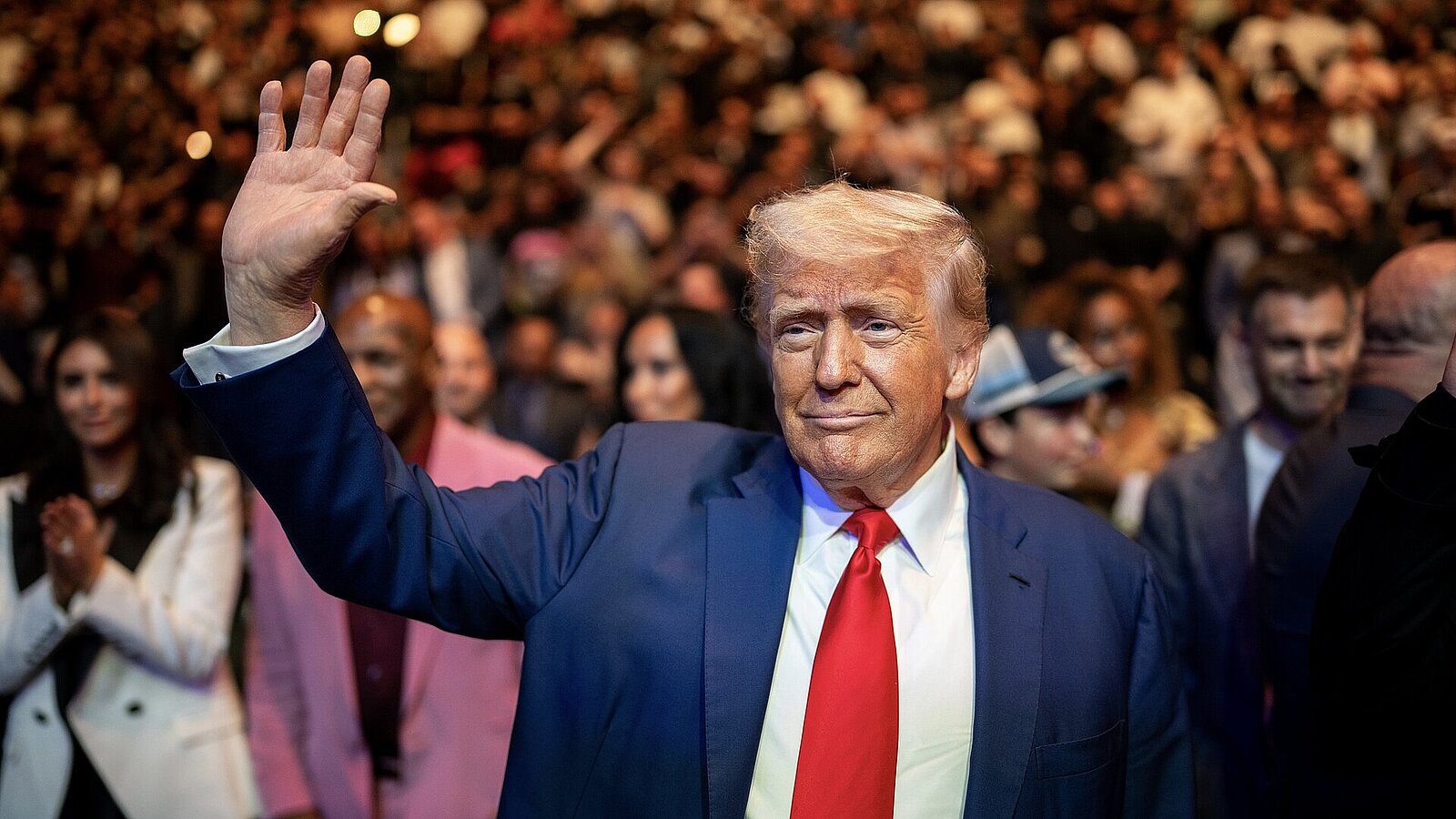 Schützenhilfe für US-Präsident Trump von Audi-Chef Döllner mitten im Wahlkampf. Bild: www.whitehouse.gov/gallery