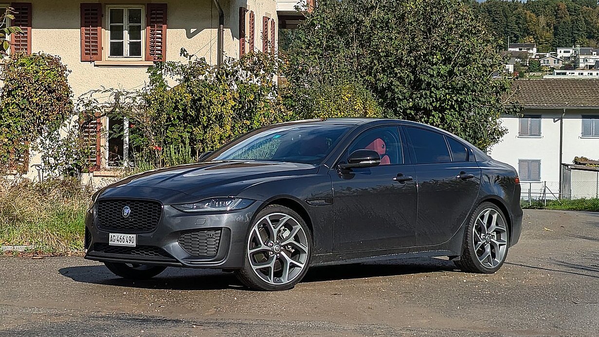 Jaguar XE