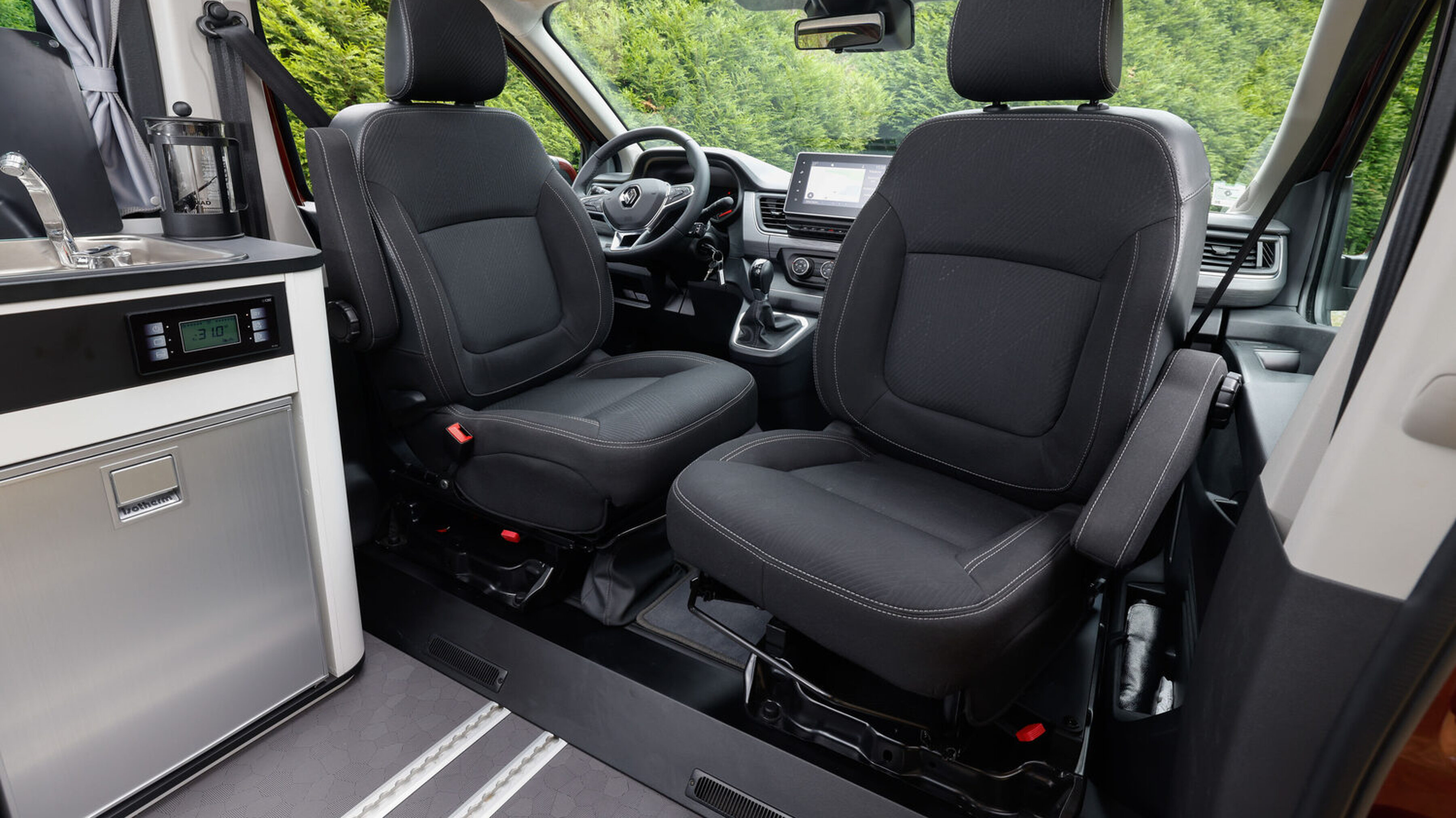 Die drehbaren Vordersitze des Renault Trafic Spacenomad.