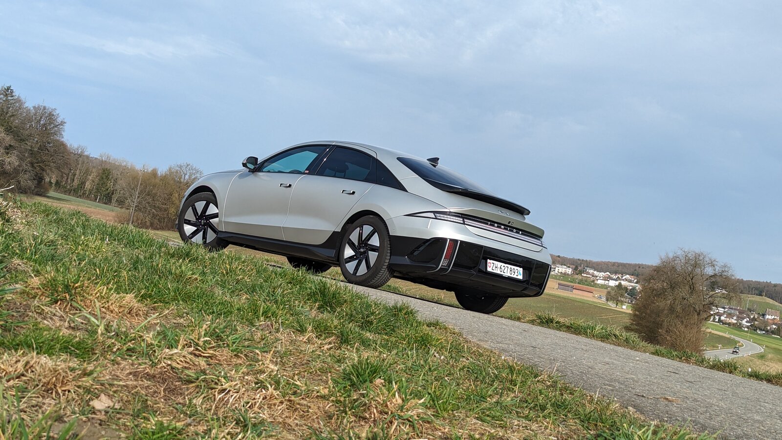 Hyundai Ioniq 6 von hinten