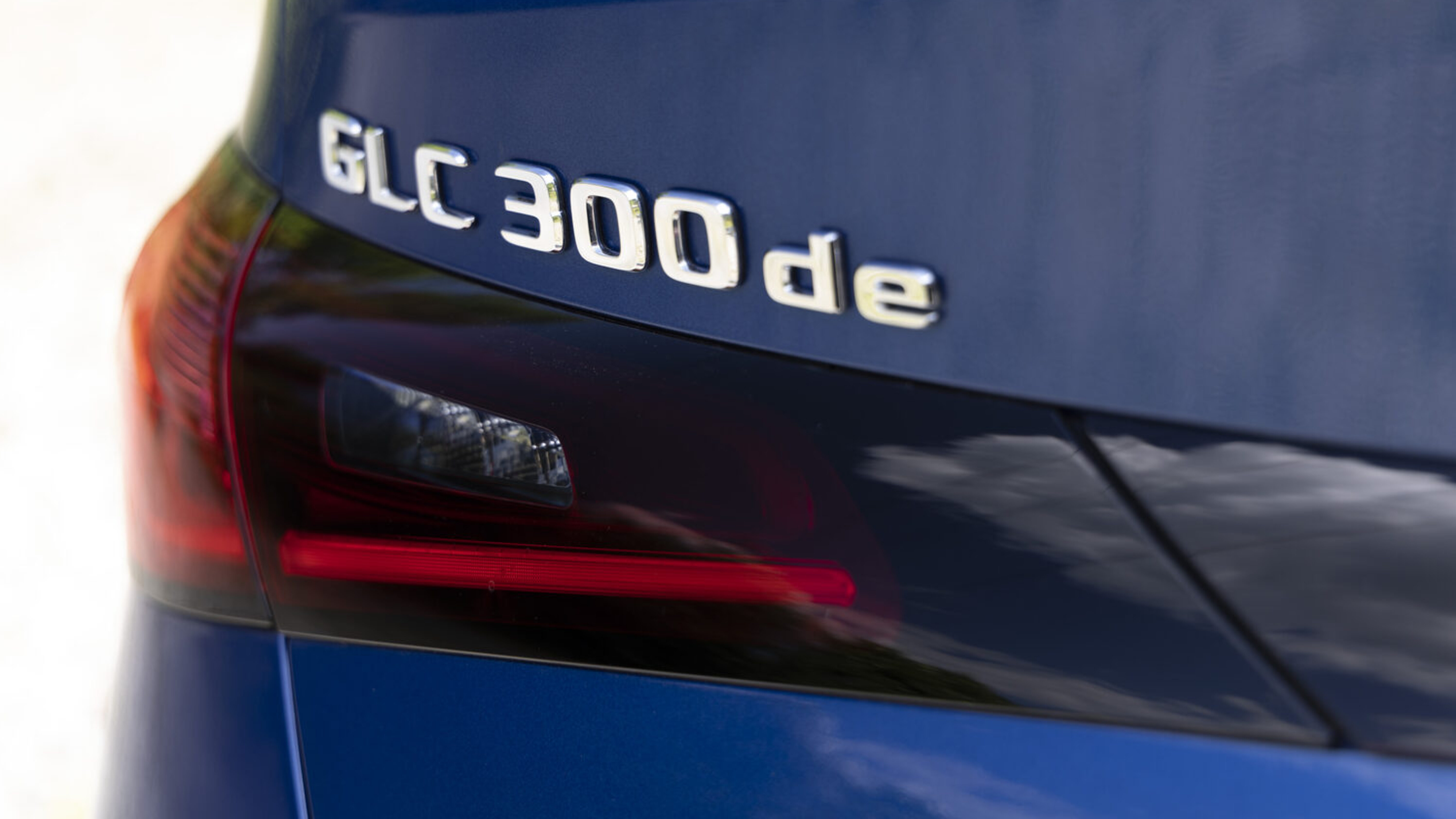 Modell-Bezeichnung an einem Mercedes