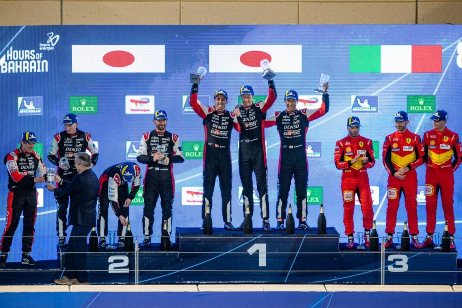 Das Siegerpodest beim 8-Stunden-Rennen von Bahrain der FIA WEC