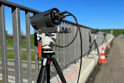 Der Abstandsblitzer wird an diversen Messstandorten eingesetzt. Bild: Kantonspolizei St. Gallen