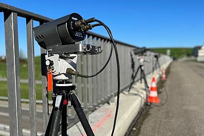 Der Abstandsblitzer wird an diversen Messstandorten eingesetzt. Bild: Kantonspolizei St. Gallen