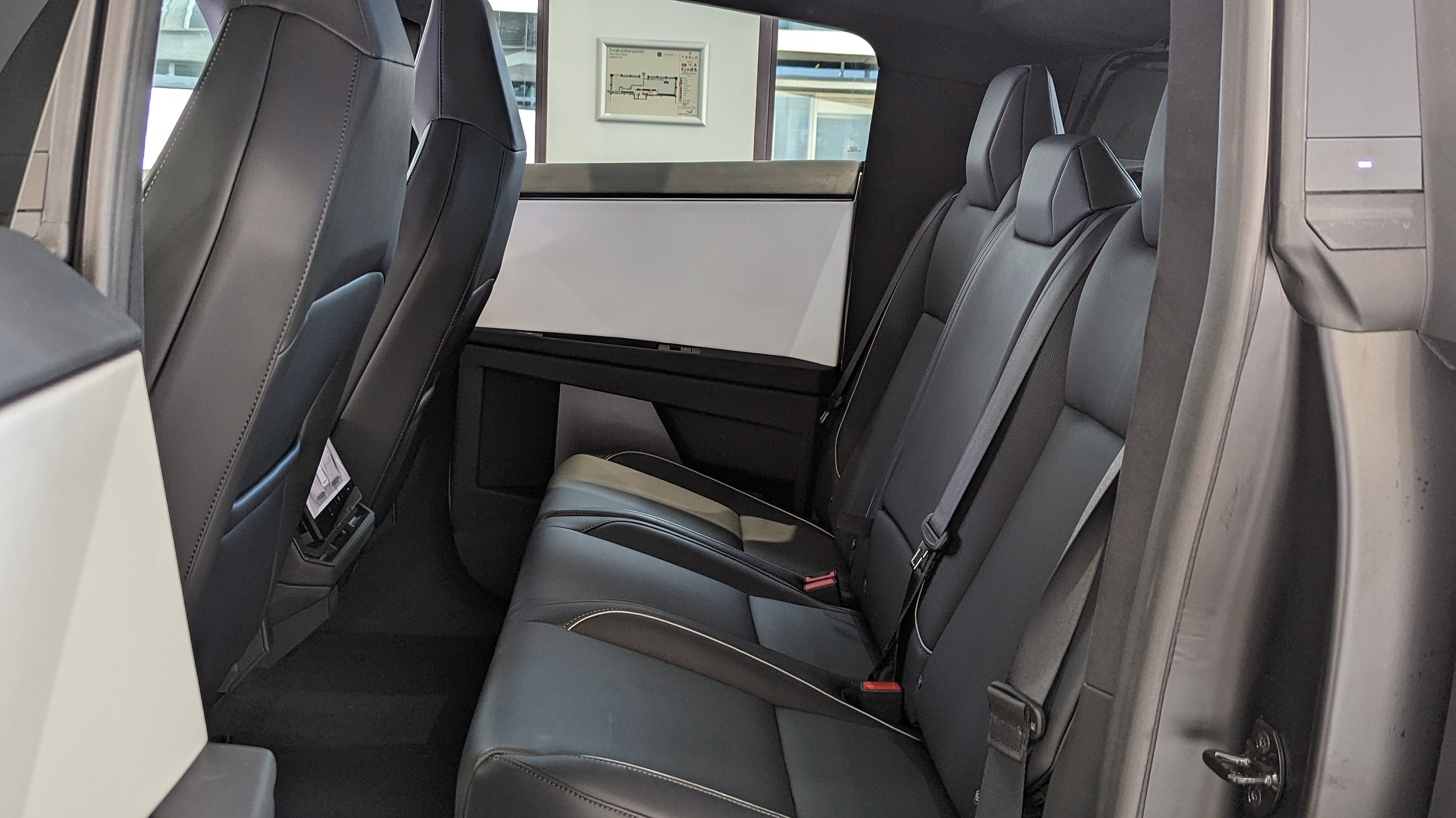 Rücksitze des Tesla Cybertruck