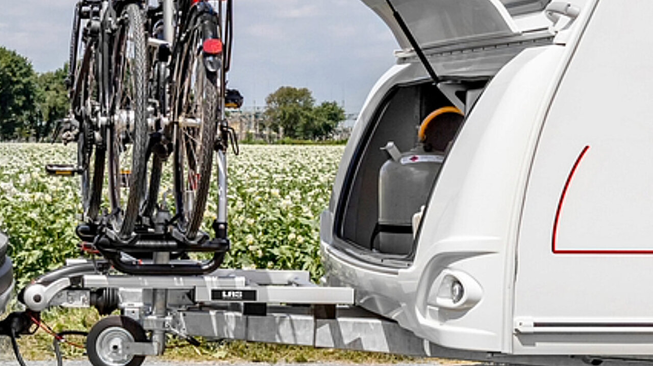 Velos transportiert man idealerweise auf der Deichsel. Bild. Zvg