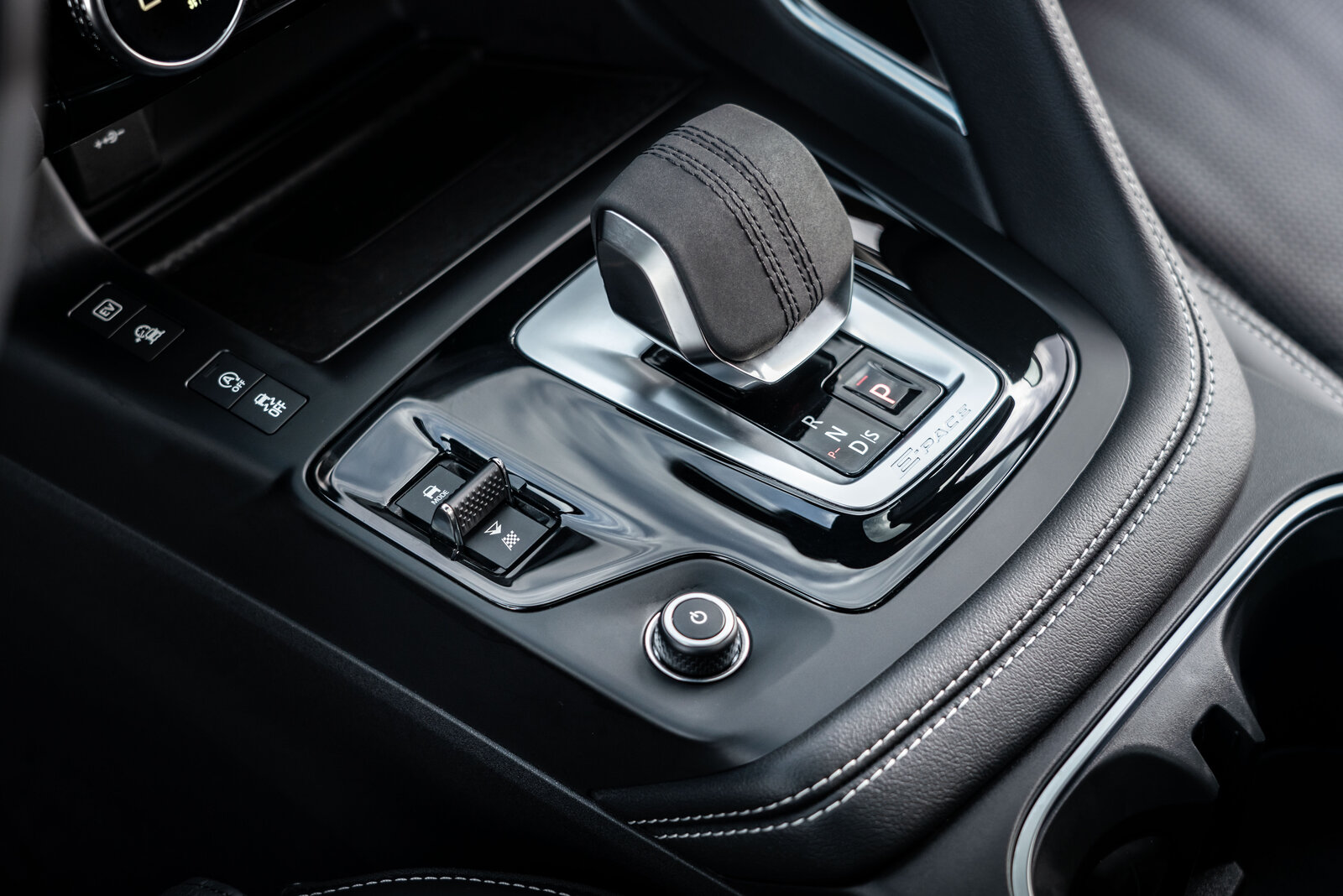 Jaguar E-Pace PHEV Gangwählhebel