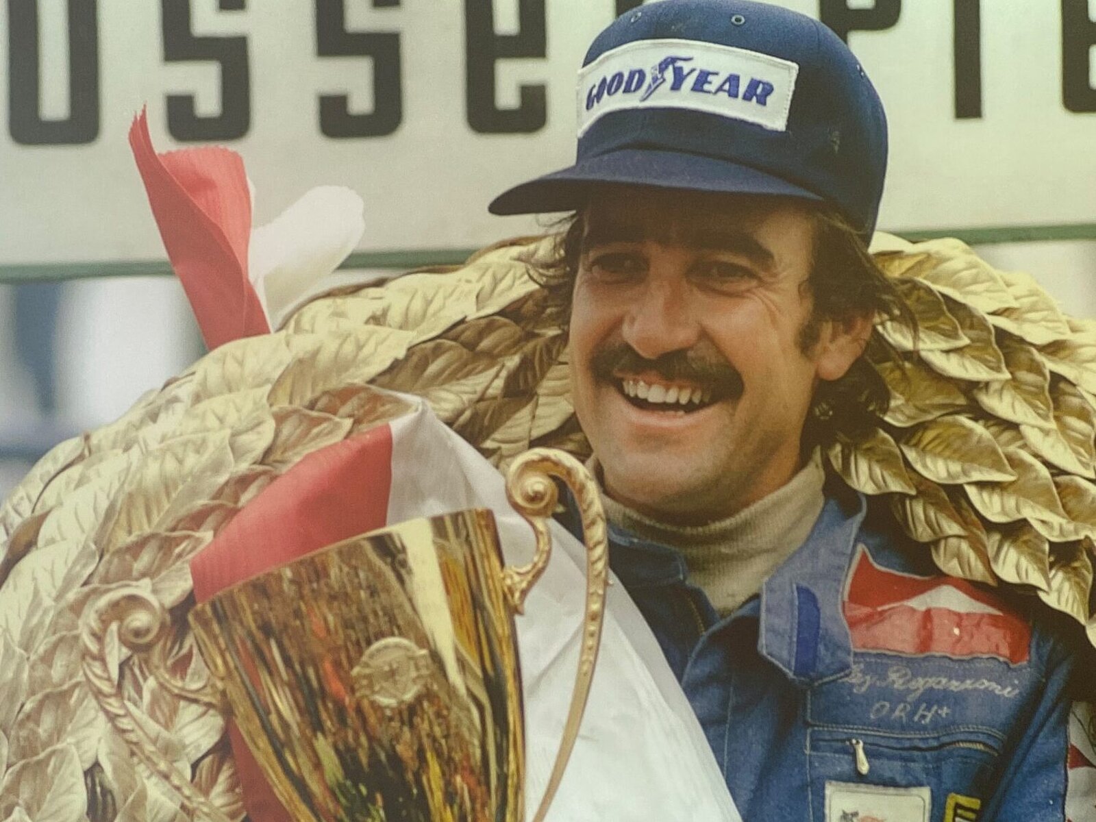 Clay Regazzoni nach dem Sieg eines Formel-1-Rennens