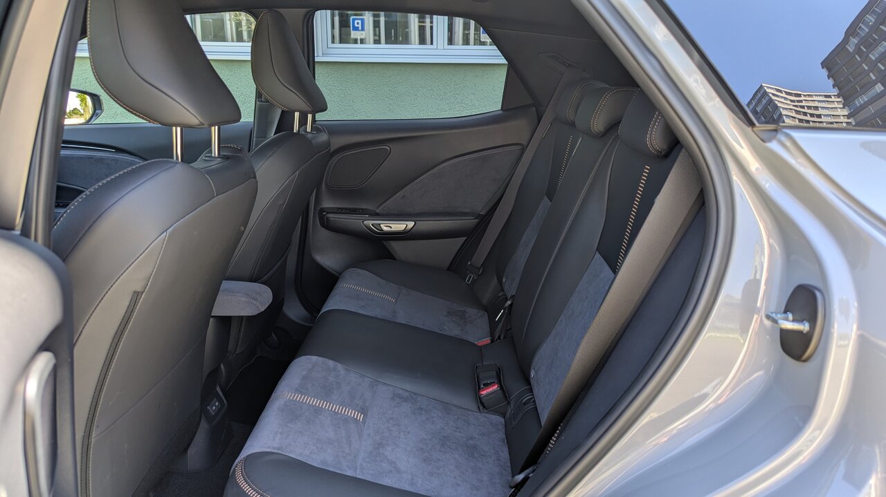 Rücksitze im Lexus LBX