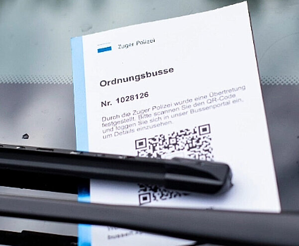 40, 60, 80 oder sogar 120 Franken? Wie hoch ist die teuerste Busse für Falschparkieren in der Ordnungsbussenverordnung? Bild: Zuger Polizei