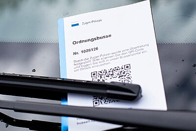 40, 60, 80 oder sogar 120 Franken? Wie hoch ist die teuerste Busse für Falschparkieren in der Ordnungsbussenverordnung? Bild: Zuger Polizei