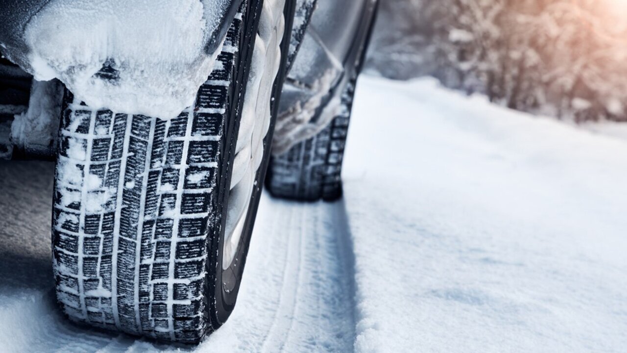 Experten empfehlen bei Winterpneus eine Profiltiefe von 4 Millimetern. Bild: Zvg