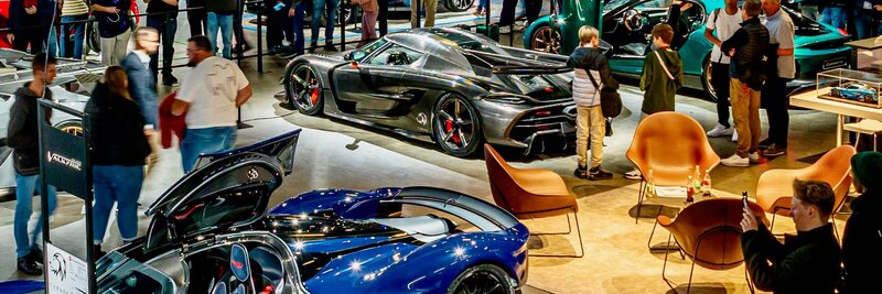 Besucher an der Auto Zürich