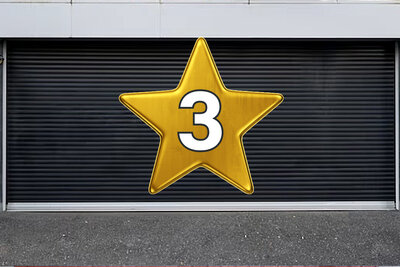 Hinter dem dritten Adventstürchen verlosen wir einen 50-Franken-Gutschein für die Waschanlage. Bild: STREETLIFE, Pixabay