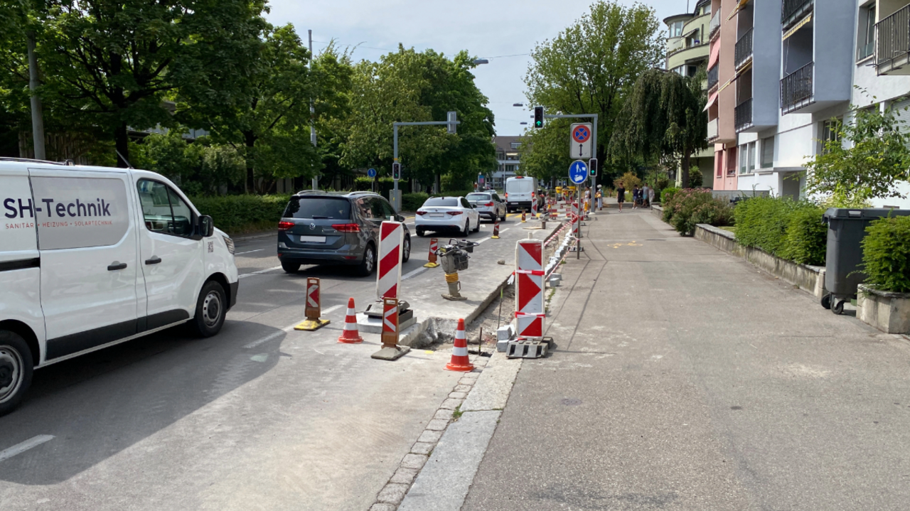 Das sorgt für Stau, Umfahrungen und viel Ärger bei den Autofahrenden. Bild: Linus V. Barta