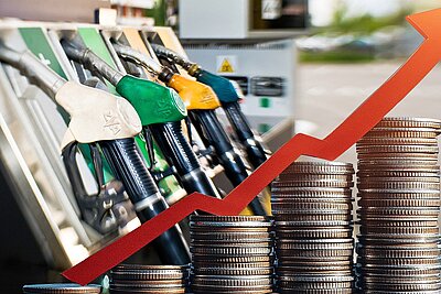 Symbolbild zu steigenden Benzinpreise