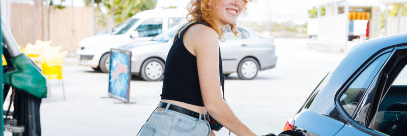 Gutes Gefühl mit Verbrenner-Motoren: Nostalgie und Preise sind Gründe für die anhaltende Beliebtheit von herkömmlichen Antriebsformen. Bild: Freepik