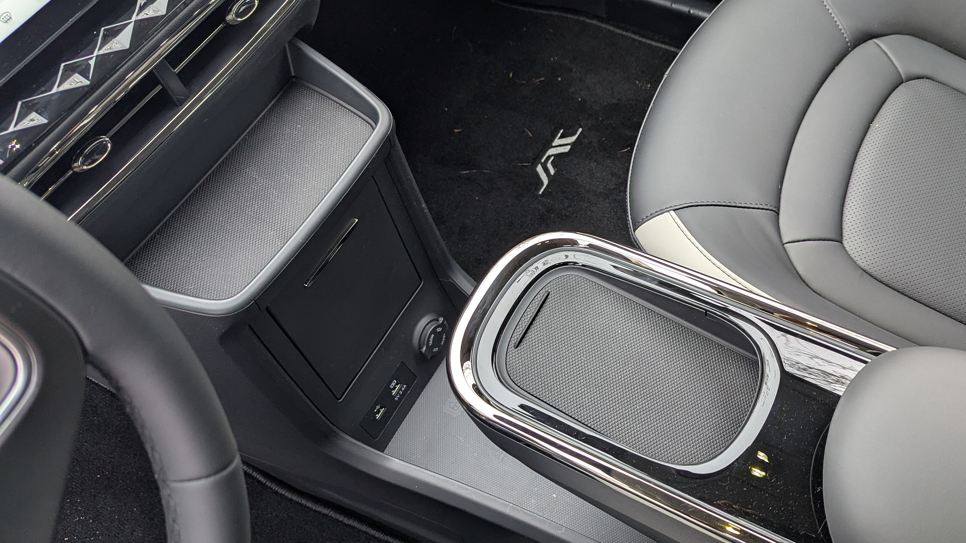 Mittelkonsole im JAC E30X