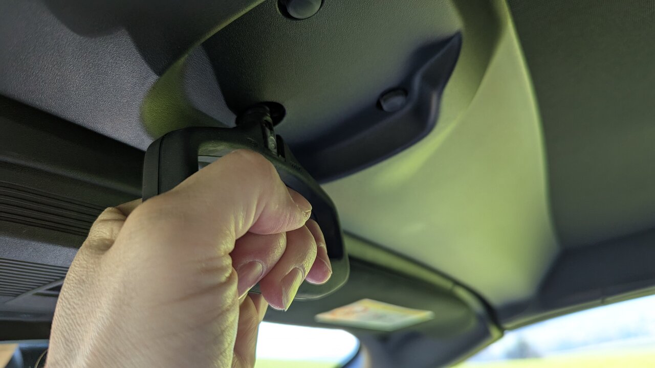 Handgriff zur Entriegelung des Mustang-Verdecks