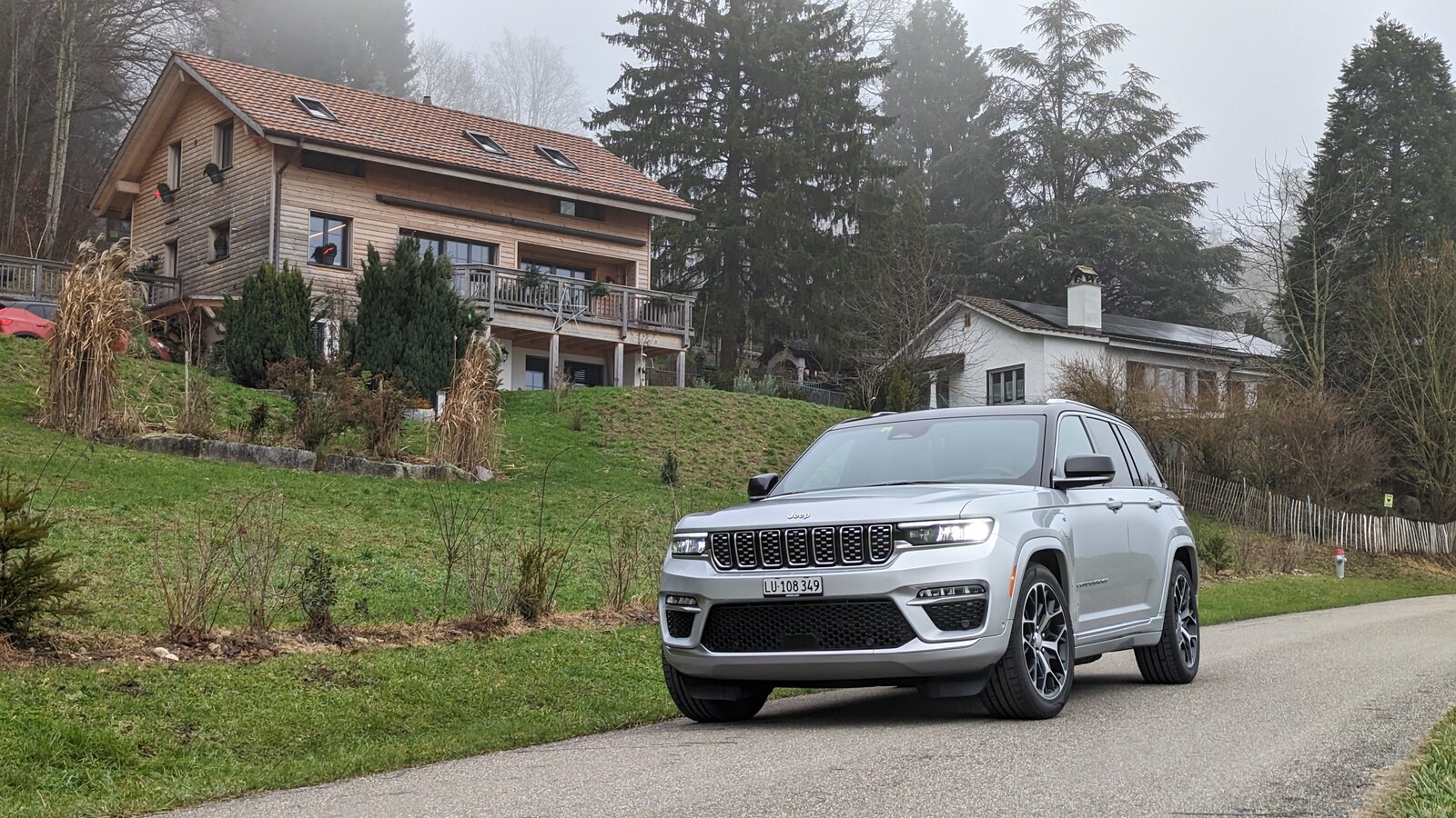 Jeep Grand Cherokee von vorne