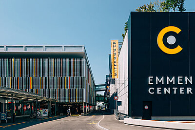 Einfahrt zum Parkhaus des Emmen Center
