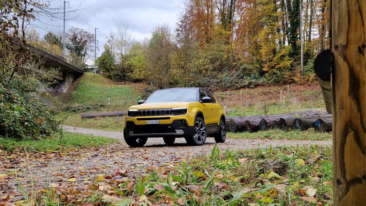 Jeep Avenger von vorne