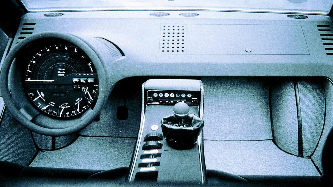 Cockpit des Maserati Boomerang