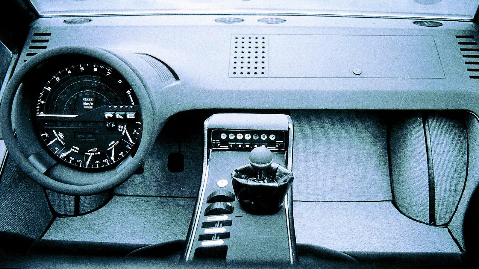 Cockpit des Maserati Boomerang