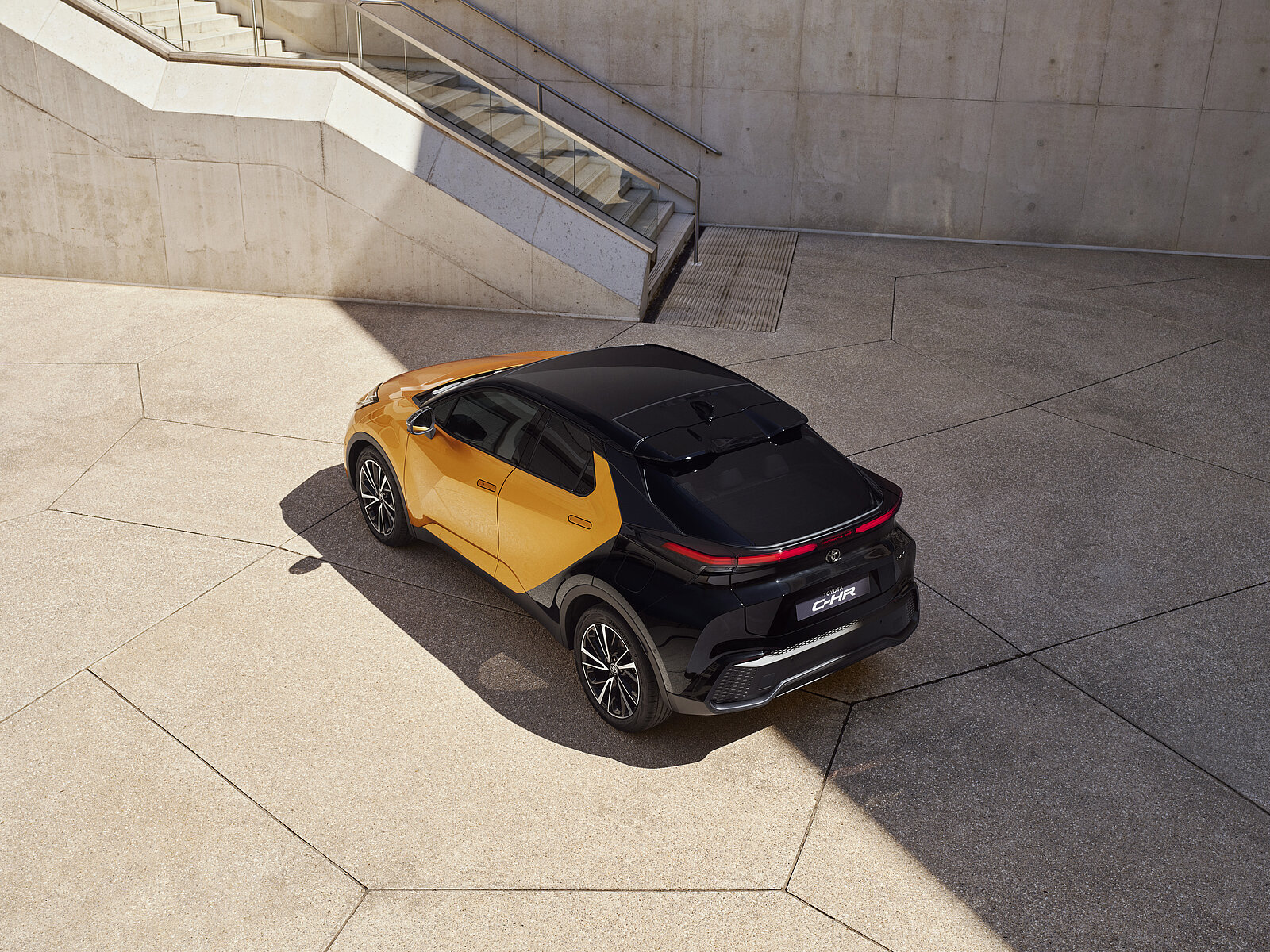 Toyota C-HR von hinten
