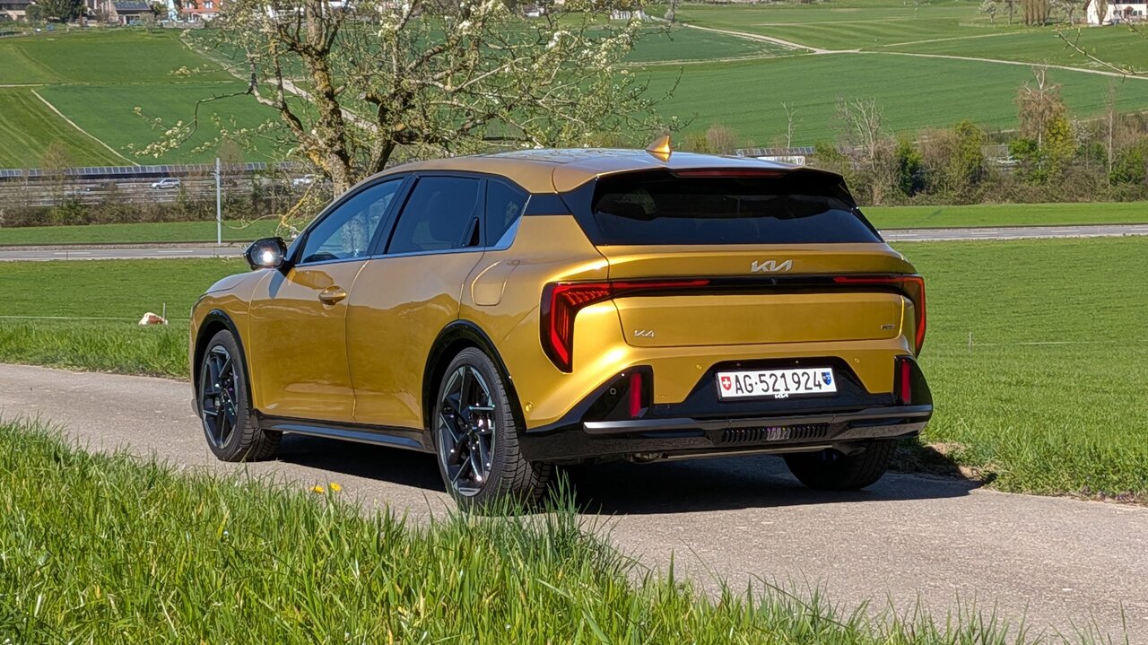 Kia K4