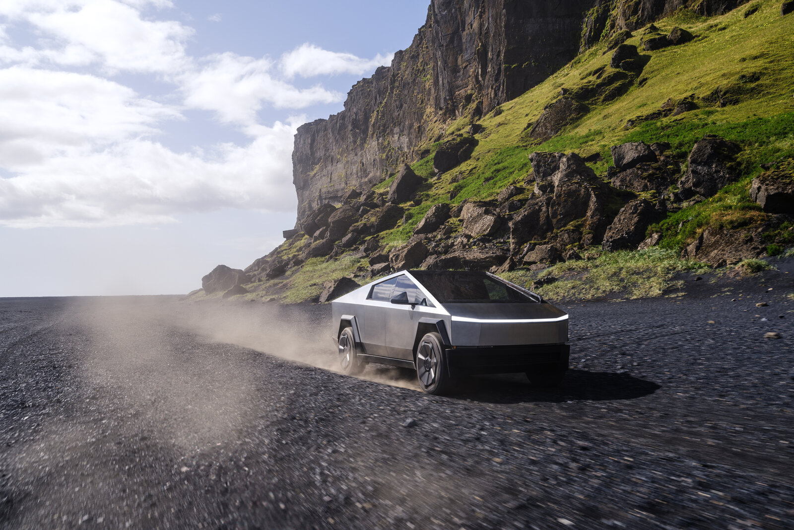 Tesla Cybertruck von vorne