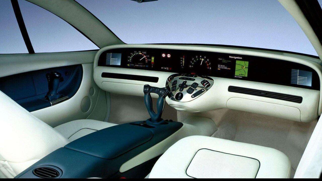 Cockpit der Mercedes-Studie 200