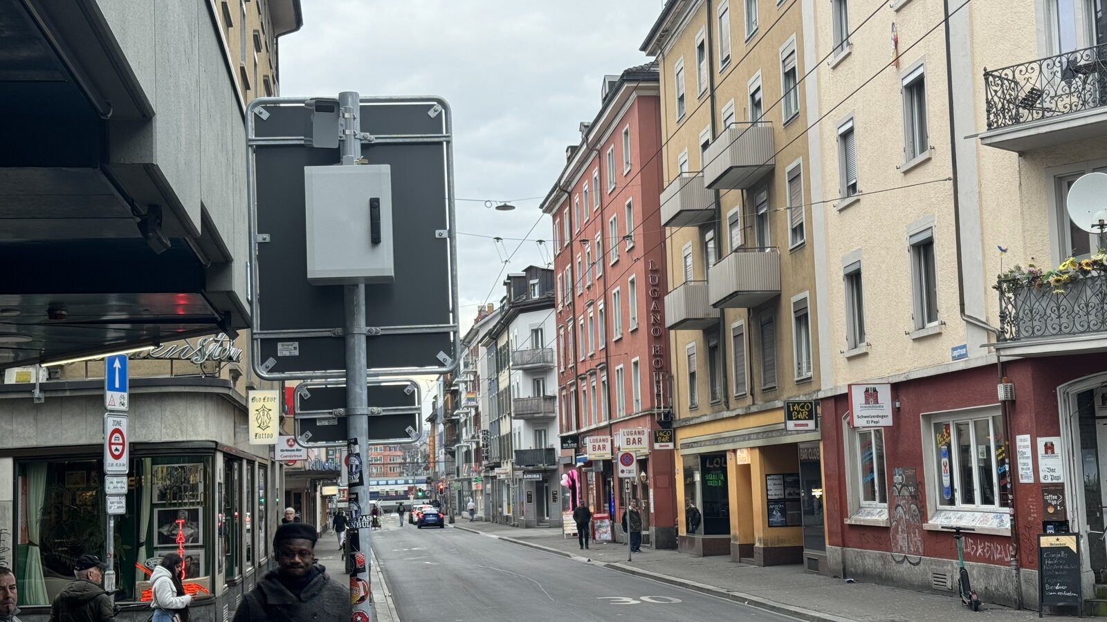 Automatischer Blitzer an der Langstrasse Zürich