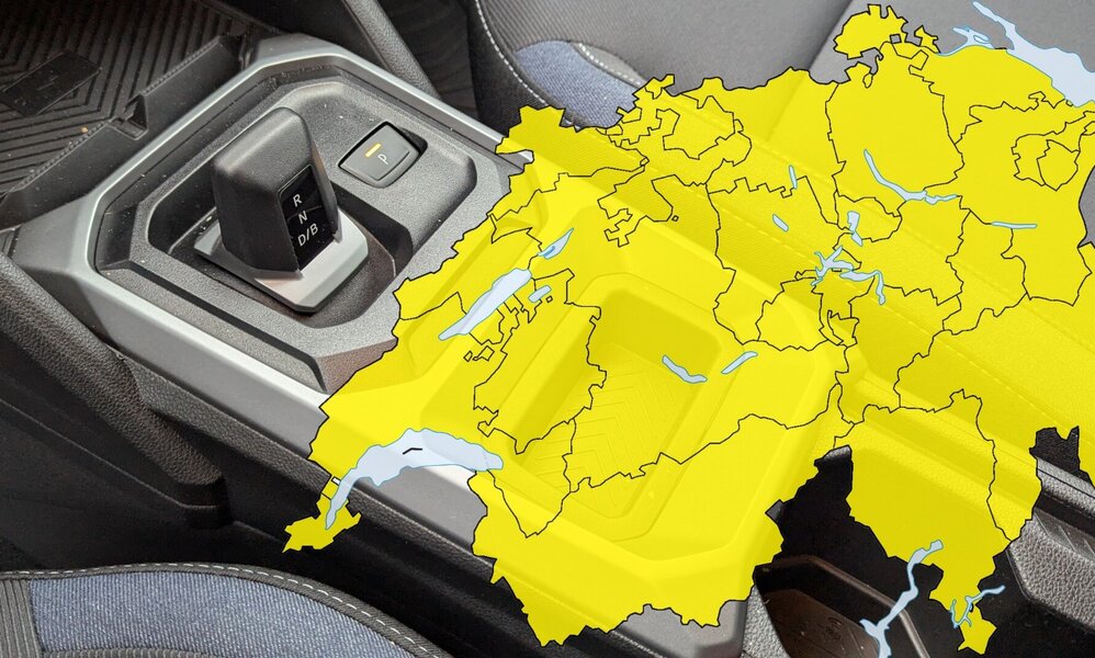 Automatik-Wahlhebel mit Schweizerkarte darüber