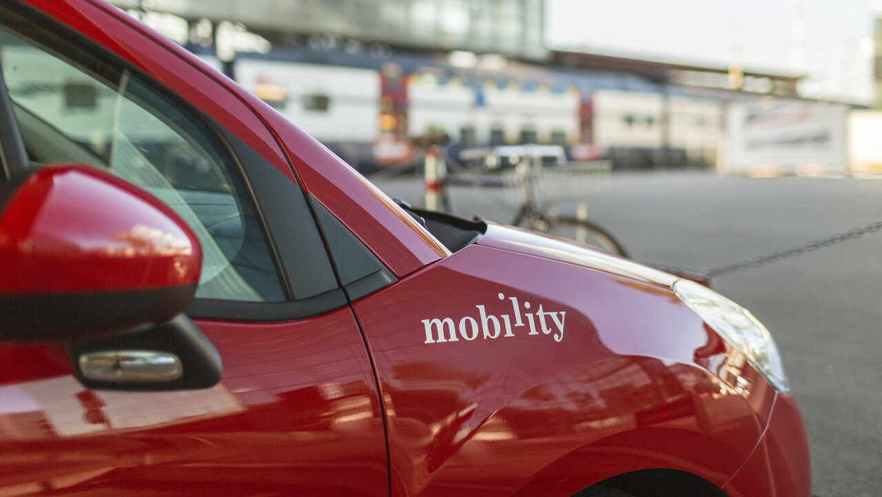 Car-Sharing-Anbieter sollen künftig die Autos auch auf Blaue-Zonen-Plätze abstellen dürfen. Bild: Zvg
