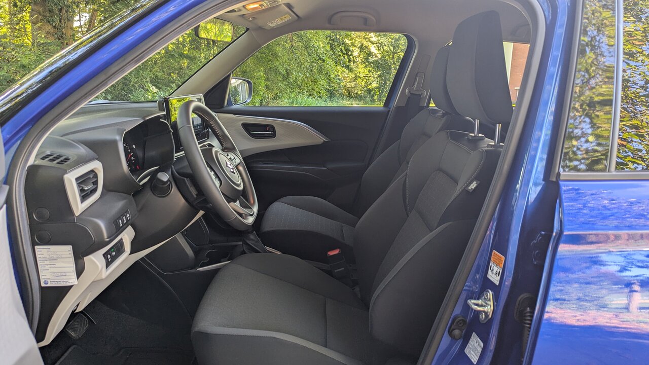 Vordersitze des Suzuki Swift