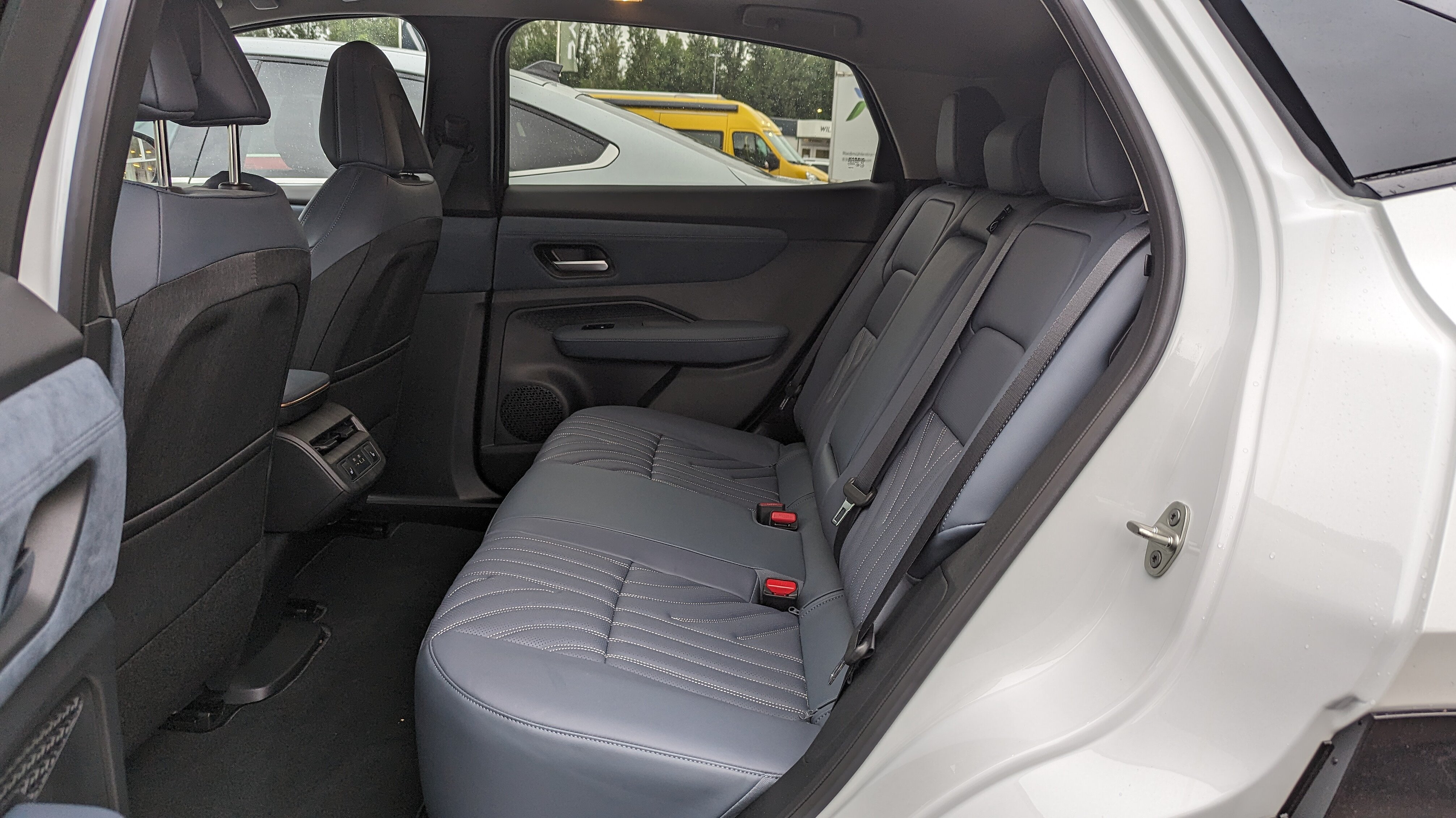 Rücksitze im Nissan Ariya