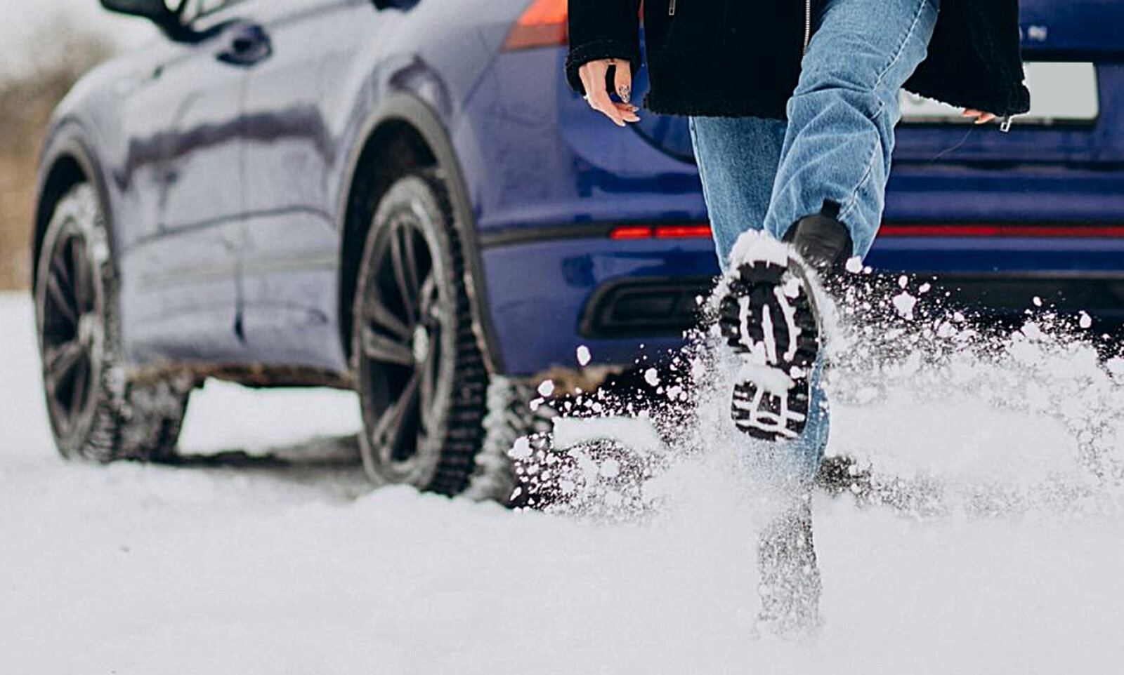 Der Winterstiefel ist nicht in jedem Fall für die Fahrt im Auto geeignet. Bild: Freepik