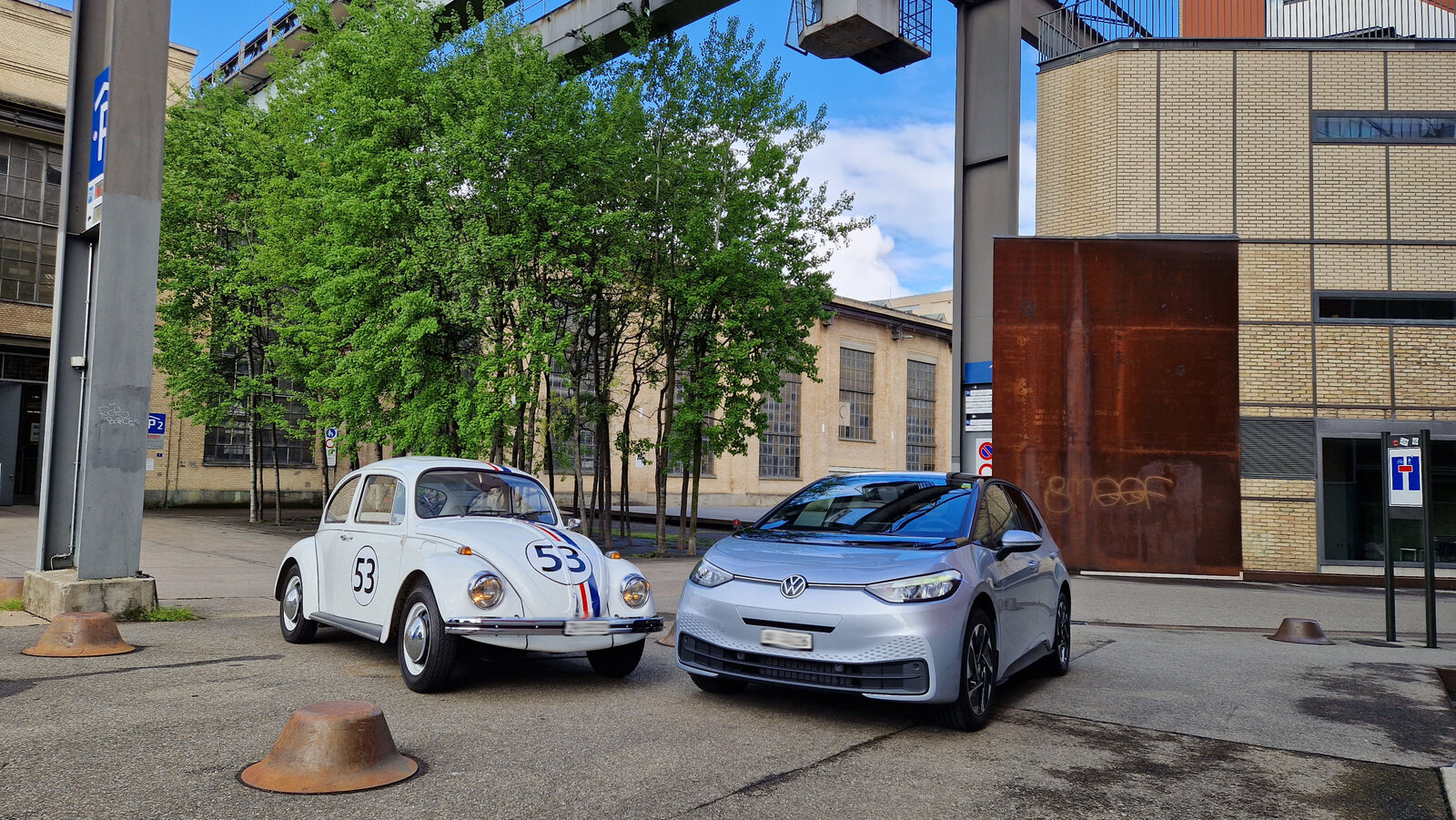 VW ID3 und VW Käfer