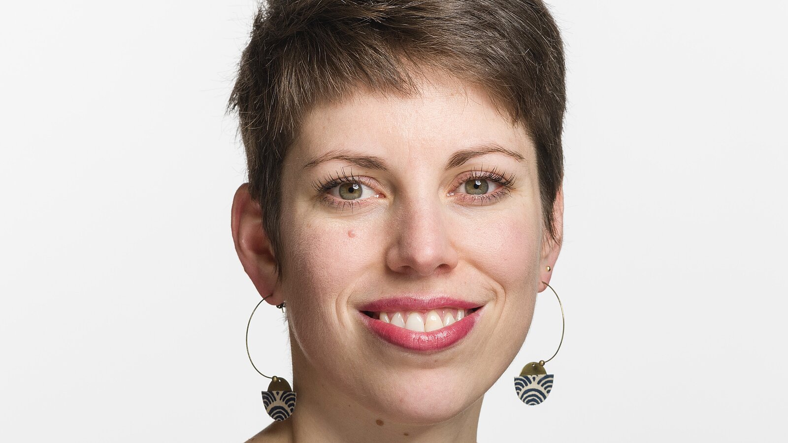 Lisa Mazzone: Um den von ihr verteufelten Individualverkehr besser kontrollieren zu können, könnte sie eine obligatorische Blackbox fordern, welche Tempoüberschreitungen ab 3 km/h registriert. Bild: parl.ch