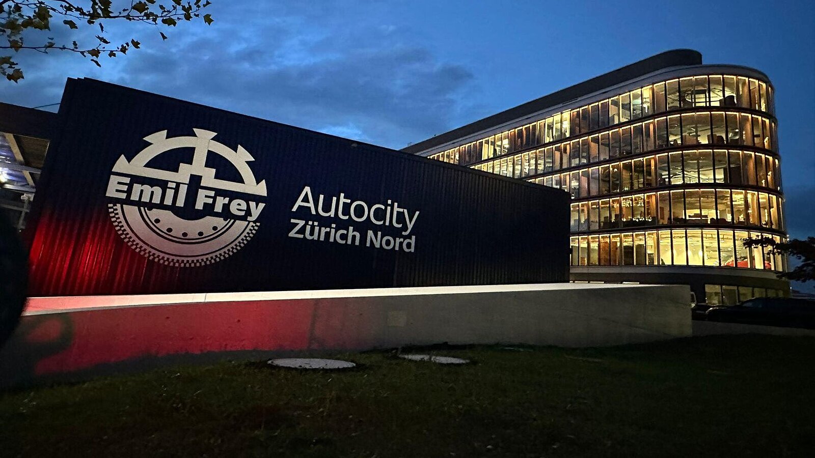 Autocity bei nacht von Aussen
