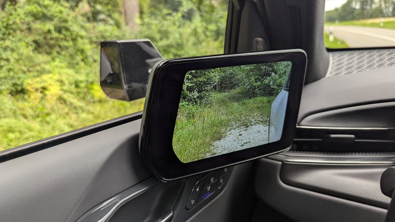 Bildschirm für Seitenkamera im Kia EV9
