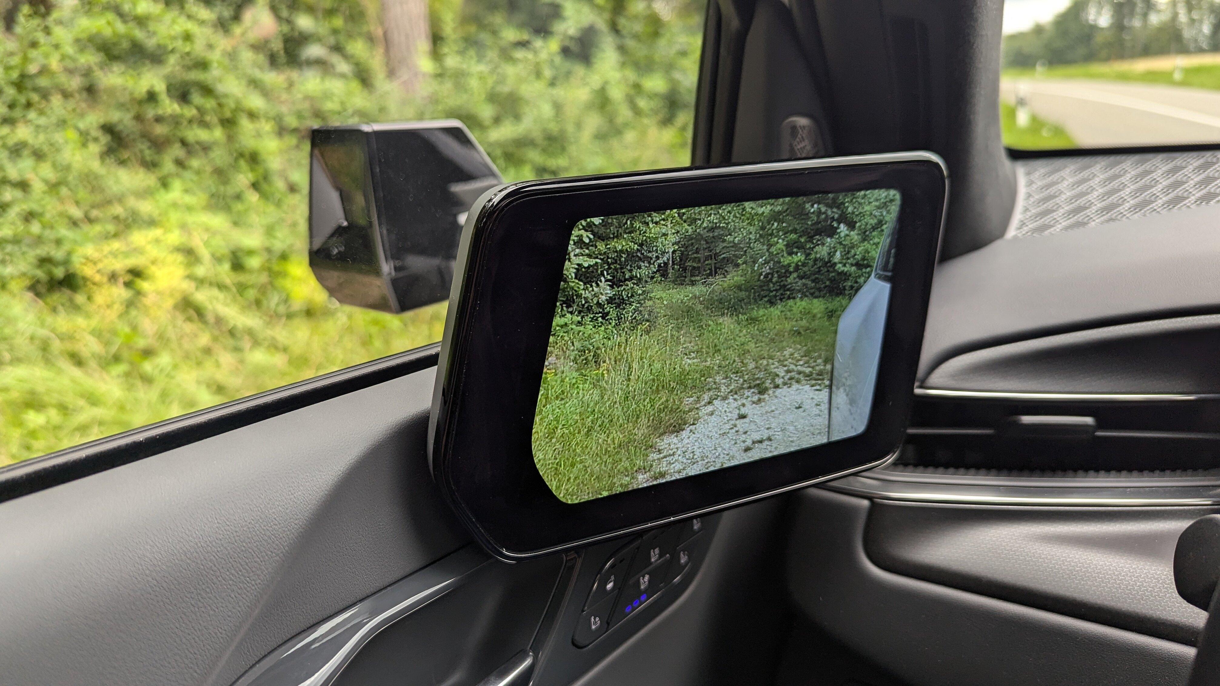 Bildschirm für Seitenkamera im Kia EV9