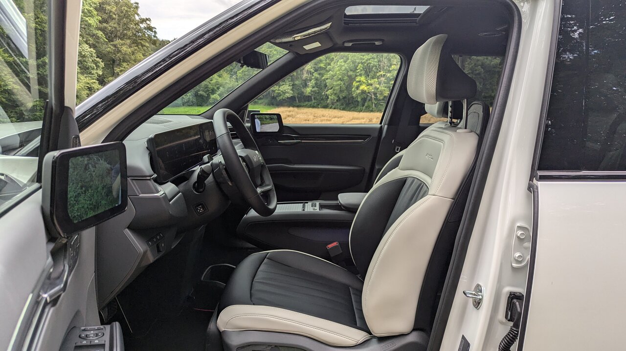 Vordersitze im Kia EV9