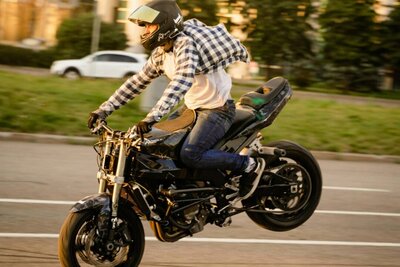 Motorradfahren Unfall Frühling