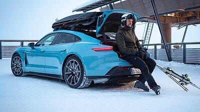 Porsche Taycan mit Aksel Lund Svindal