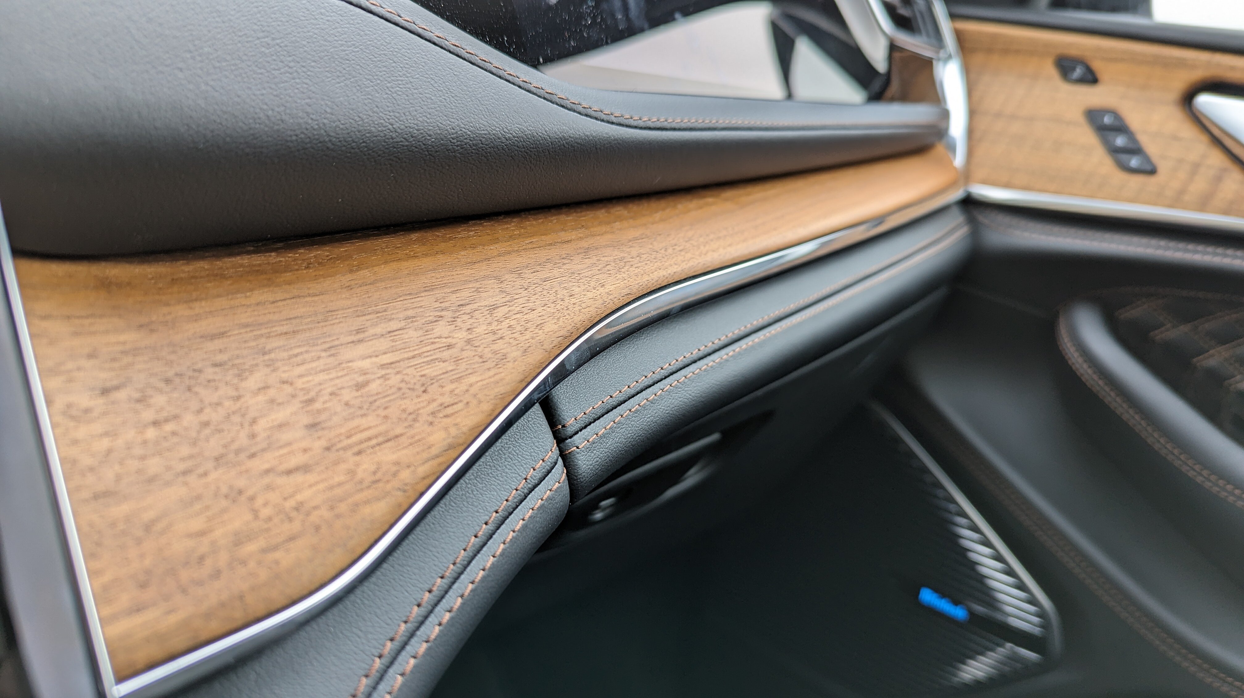 Holzeinlagen im Jeep Grand Cherokee