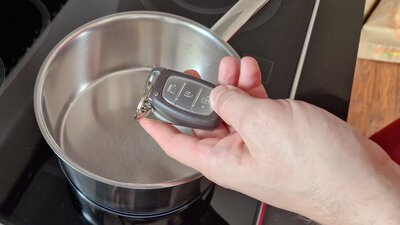 Lifehack Kochtopf und ein Autoschlüssel
