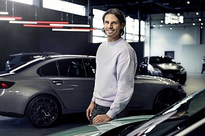 Yann Sommer in einem Showroom