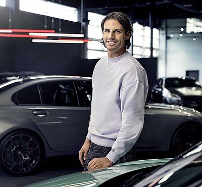 Yann Sommer in einem Showroom